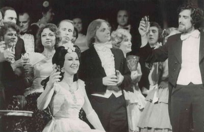 G.Verdi „Traviata“ solistai - Danguolė Juodikaitytė, Šarūnas Juškevičius ir Andrius Bielskis. 1981 m.