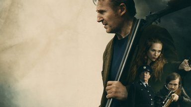 Filmo „Šventųjų ir nusidėjėlių žemėje“ recenzija: viena natūralesnių pastarojo laikotarpio juostų su Liamu Neesonu