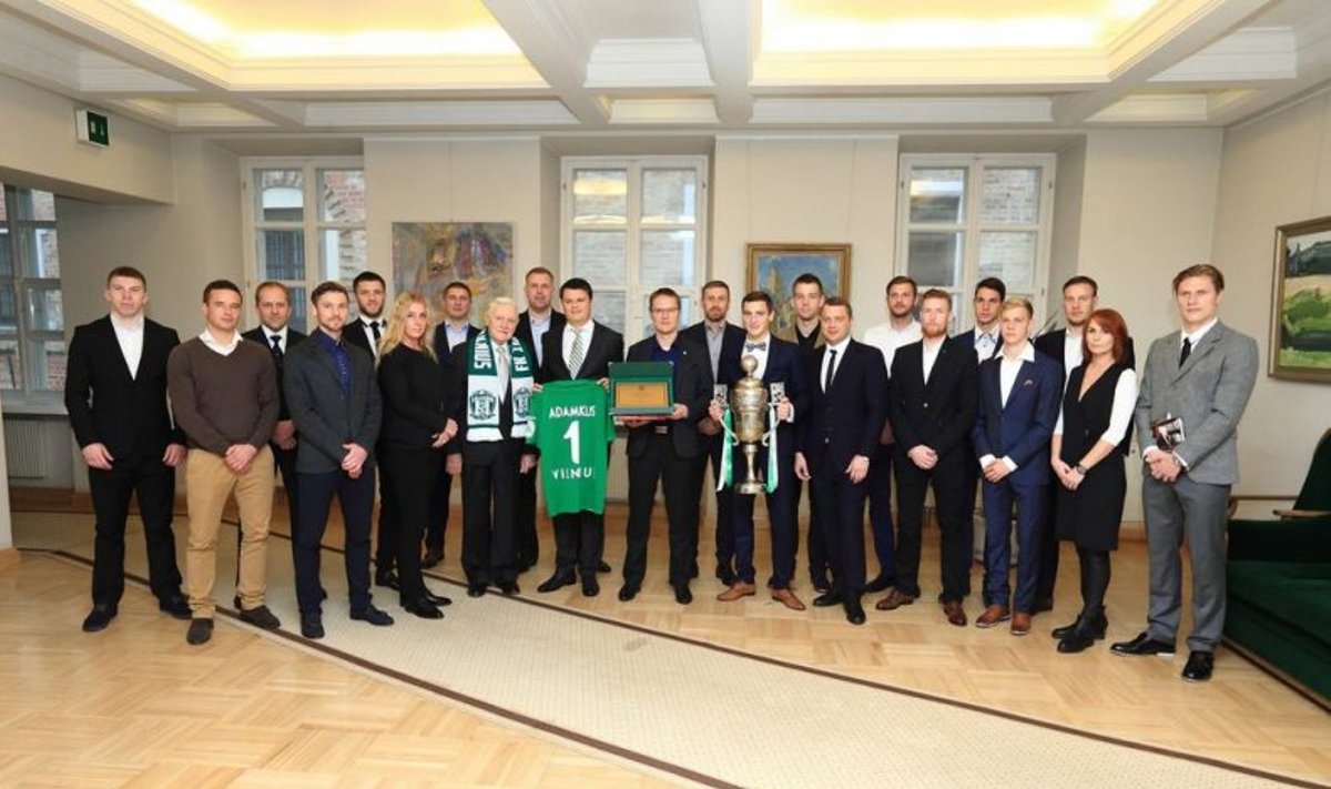 "Žalgirio" futbolininkai pasveikino Prezidentą Valdą Adamkų
