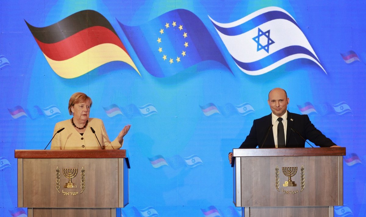 Angela Merkel ir Naftali Benett