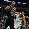 „Celtics“ ginklų nesudeda – išlygino serijos rezultatą, pergalę nulėmęs Curry pasiekė unikalų rekordą