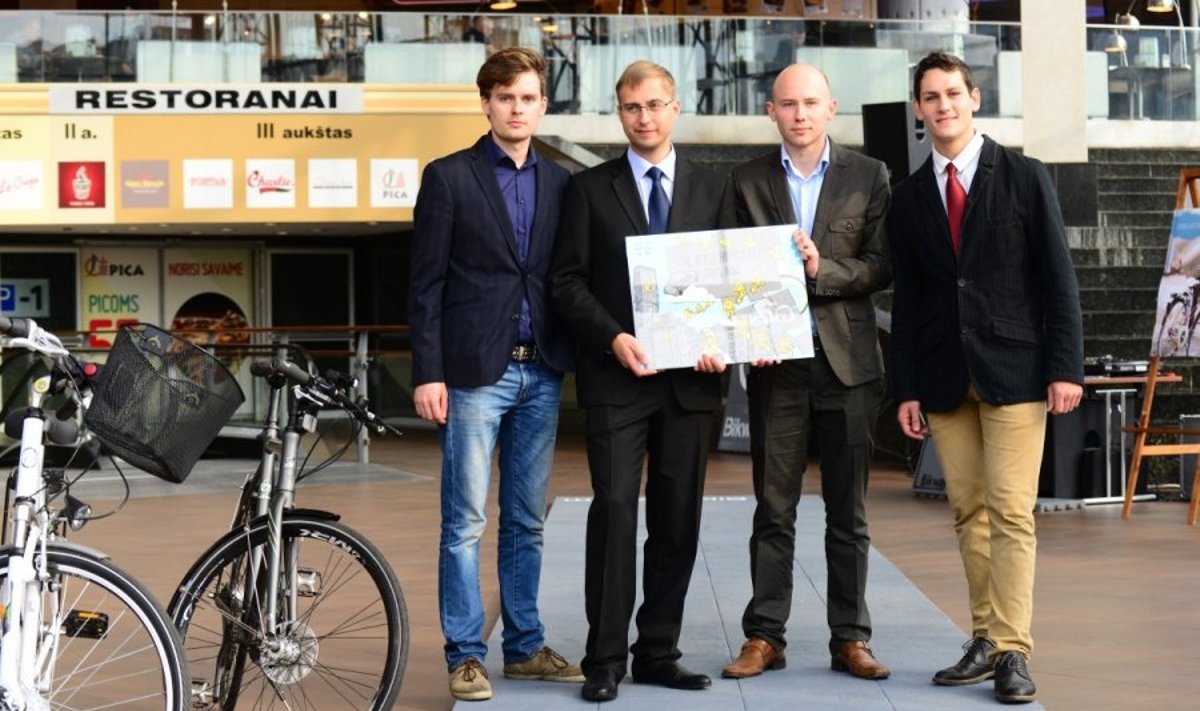Lietuviai prekybos centre „Panorama“ pristatė surenkamus dviračių takus