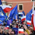 "Это наша Европа". Сотни тысяч поляков вышли на улицы защищать Евросоюз