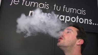 Draudimas rūkyti turėtų būti taikomas ir elektroninėms cigaretėms, teigia PSO