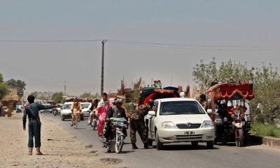 Tūkstančiai žmonių priversti bėgti iš Afganistano Helmando provincijos