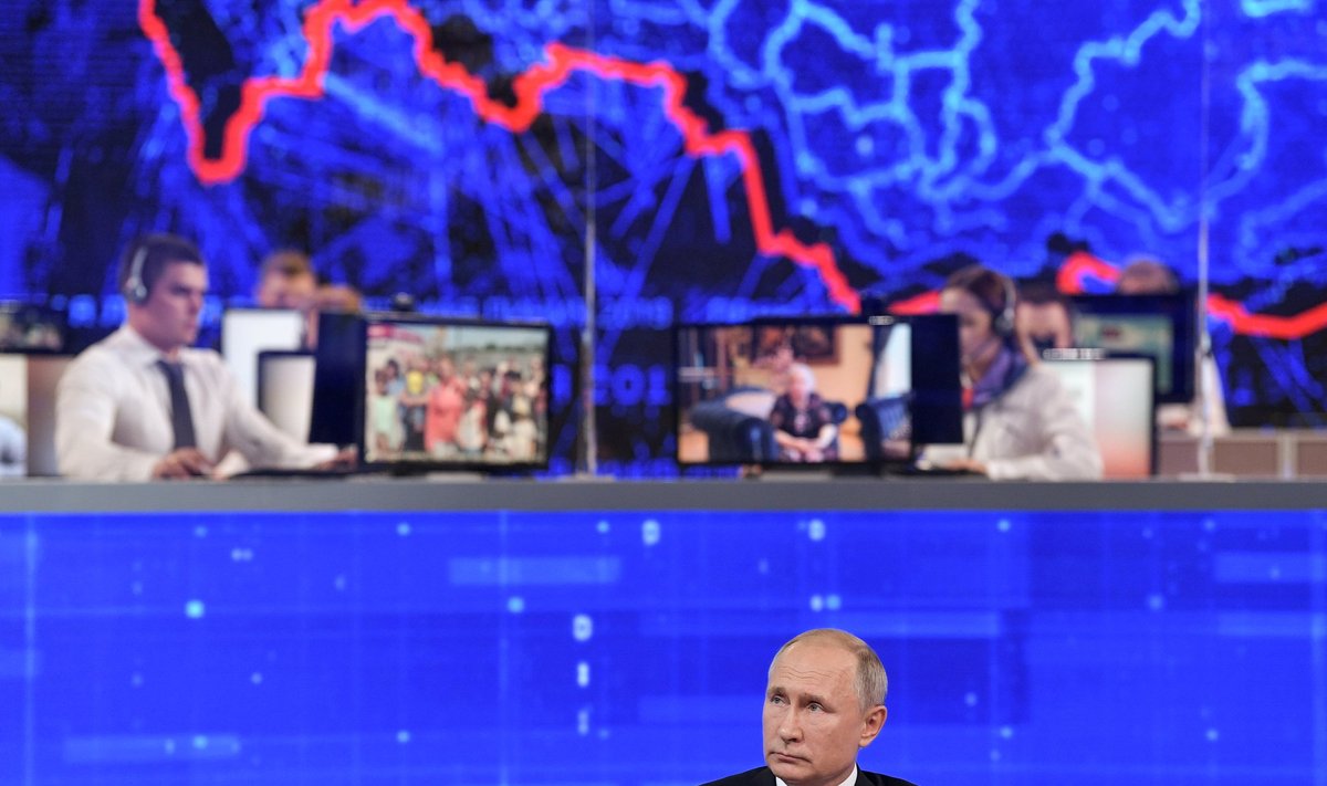 Vladimiras Putinas atsakinėja į klausimus „Tiesioginėje linijoje“