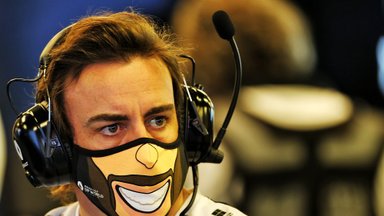 Partrenktam Fernando Alonso lūžo žandikaulis – atlikta operacija