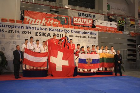 Europos čempionato komandų kumitė rungties prizininkų apdovanojimas