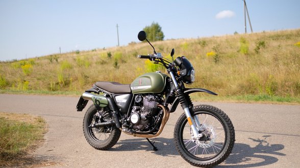 Motociklo „SWM Six Days 500“ testas: itališkas motociklas už adekvačią kainą