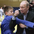 Išsigandęs V. Putinas savo aplinkai paruošė saldainį