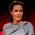 Rusų rašytojas jau peršasi Angelinai Jolie: turiu „Škodą“ ir „Nivą“ su priekaba