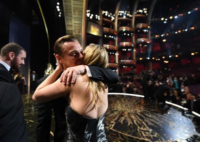 Leonardo di Caprio bei Kate Winslet