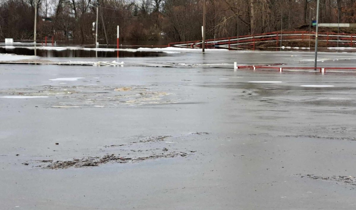 Po vandeniu atsidūrė Vilkyčių automobilių sporto kompleksas