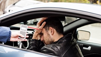 Vairavimo mokyklų psichologė pirštu beda į girtus vairuotojus: viskas daug sudėtingiau nei mes įsivaizduojame