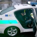 Girtas taksi vairuotojas sankryžoje miegojo, kol jo nepažadino policija