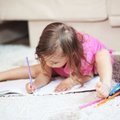 Vaikas mokosi skaityti: kas padeda greičiau įsiminti raides
