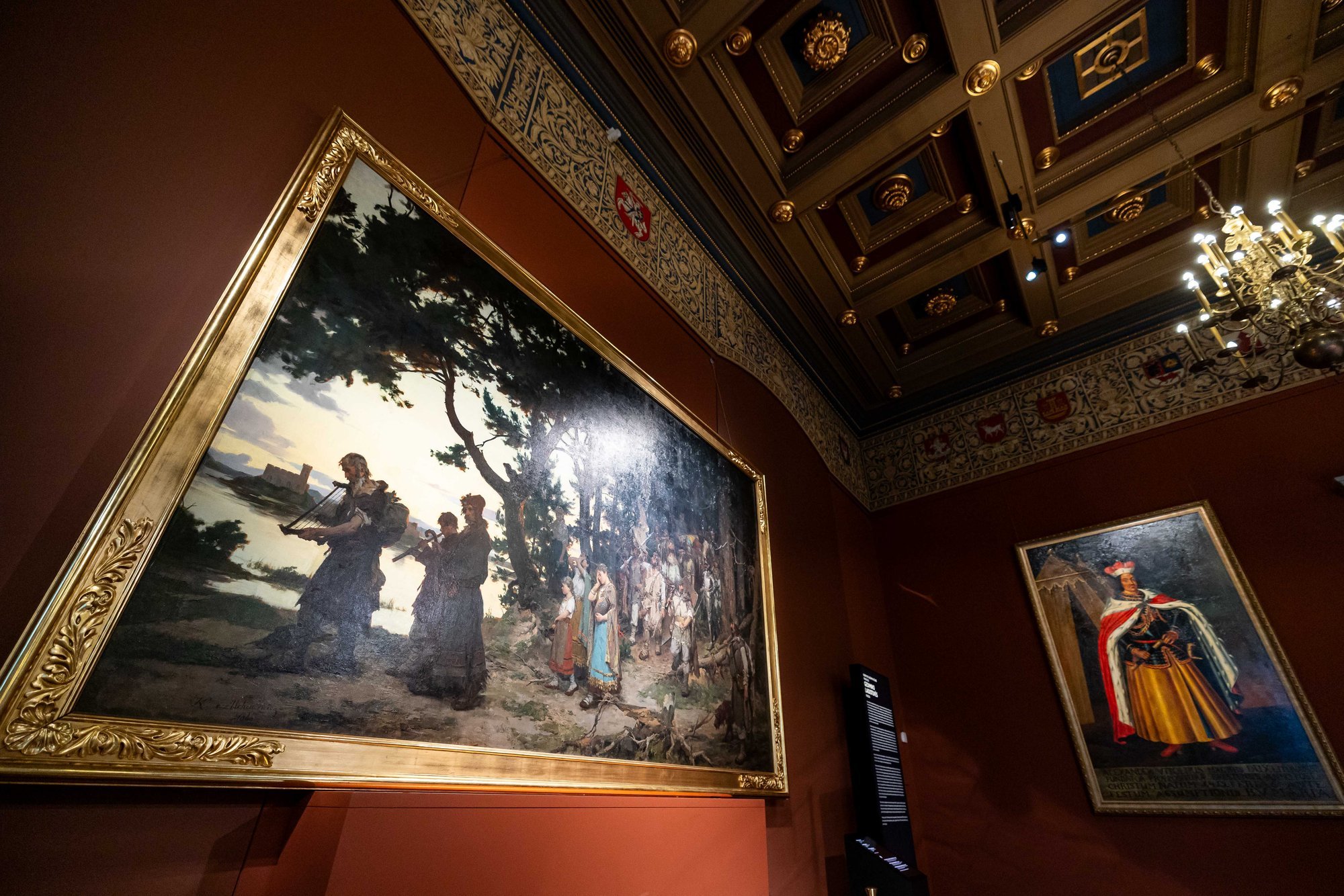 Muzeum Krakowa wyjątkowo udostępniło Wilnie specjalny, ważący 150 kg obraz, zawierający wskazówki dotyczące jednej z największych zagadek historii Litwy.