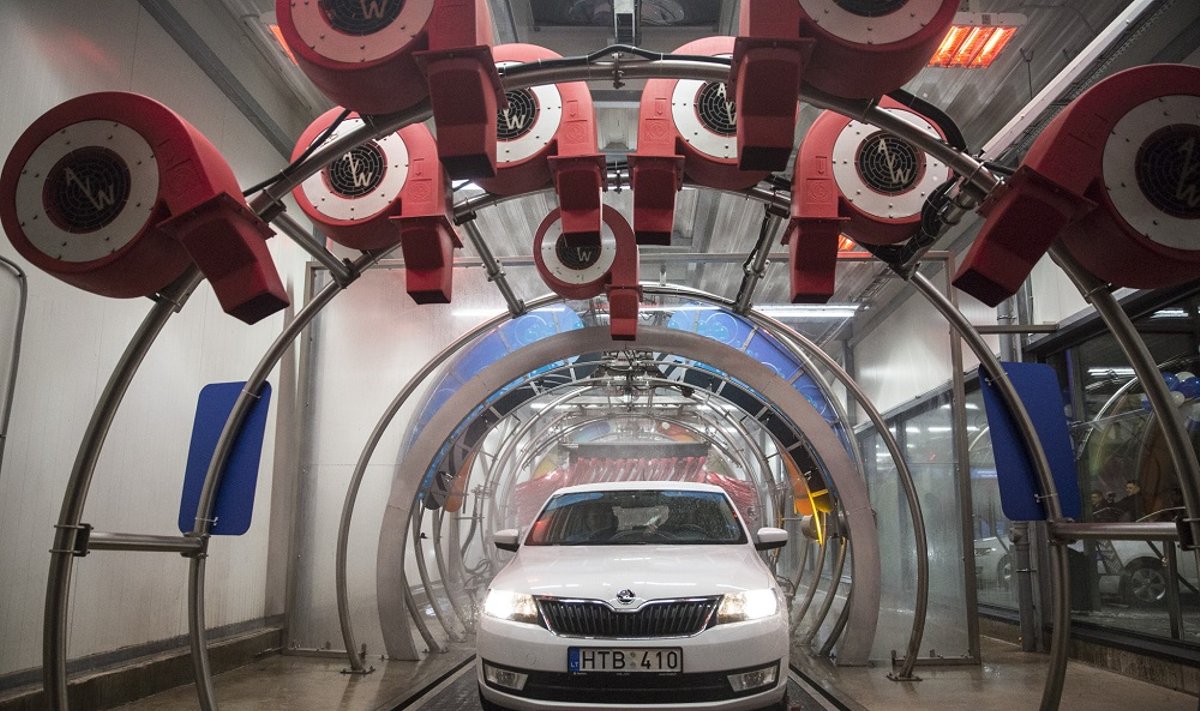 Kaune atidaryta nauja tunelinė automobilių plovykla