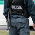 Skuodo rajone pareigūnai tramdė girtą ir ginkluotą vyrą