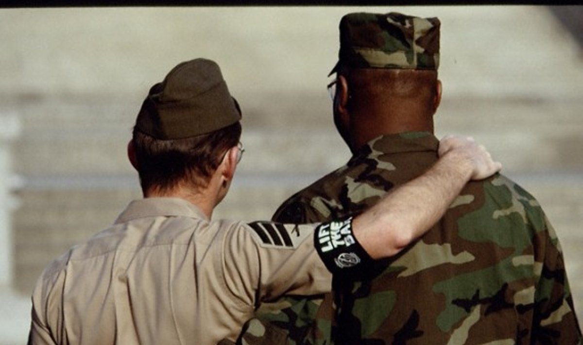 Сенат США отказался легализовать геев в армии - Delfi RU