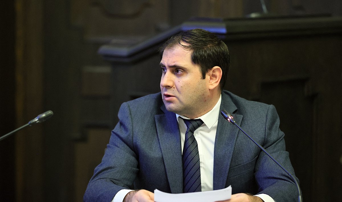 Armėnijos gynybos ministras Surenas Papikianas 