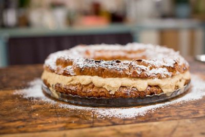 Prancūziškas plikytos tešlos su riešutiniu kremu tortas „Paris Brest“