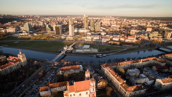 Emigrantai pildo svajones Lietuvoje: elgiasi kitaip nei kiti pirkėjai