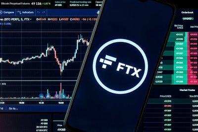 FTX griūtis sudrebino kriptovaliutų rinką ir bitkoino kainą pasiuntė į 2 metų žemumas