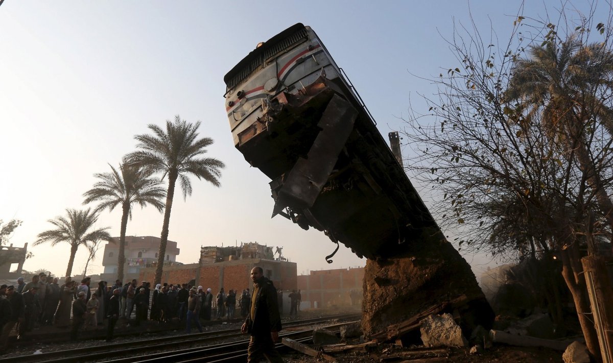 Egipte nuo bėgių nulėkus traukiniui sužeista 70 žmonių