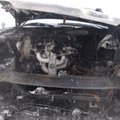 Joniškio r. degalinėje atimtą automobilį policija rado sudegintą