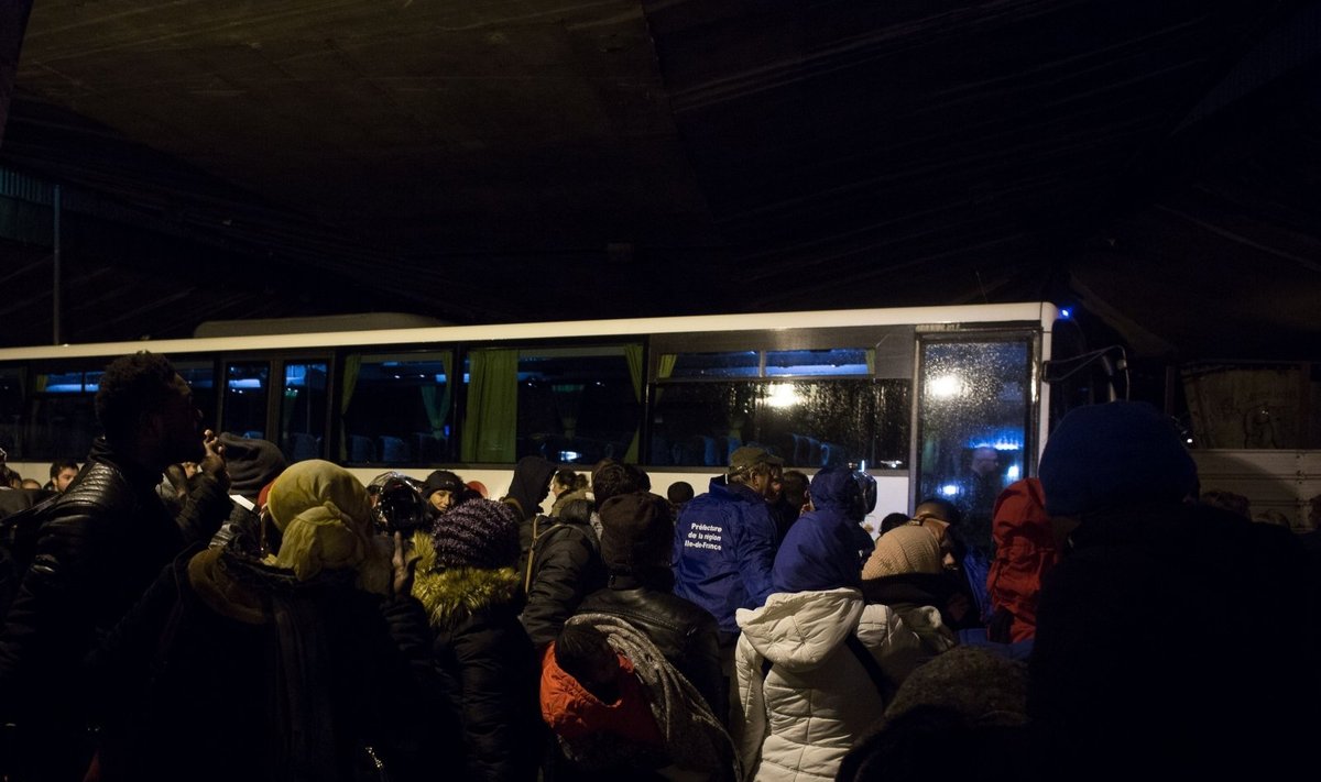 Prancūzijos policija iškeldino šimtus migrantų iš Paryžiaus stovyklų