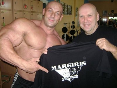 Robertas Burneika (kairėje)