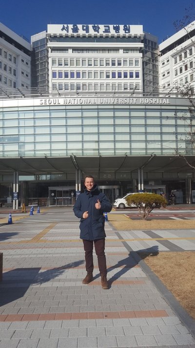 Žygimantas Židonis prie Seulo nacionalinės universitetinės ligoninės
