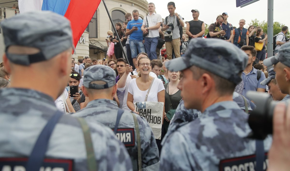 Maskvoje per taikias eitynes Golunovui palaikyti sulaikyti mažiausiai 23 žmonės