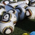 Oficialus pasaulio futbolo čempionato kamuolys sulaukia kritikos