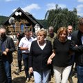 Меркель пообещала срочную помощь жертвам наводнения