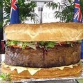 Australų virėjai iškepė didžiausią pasaulyje mėsainį