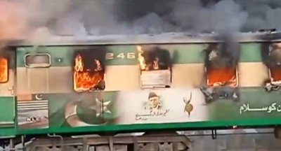 Pakistane per gaisrą traukinyje žuvo 46 žmonės