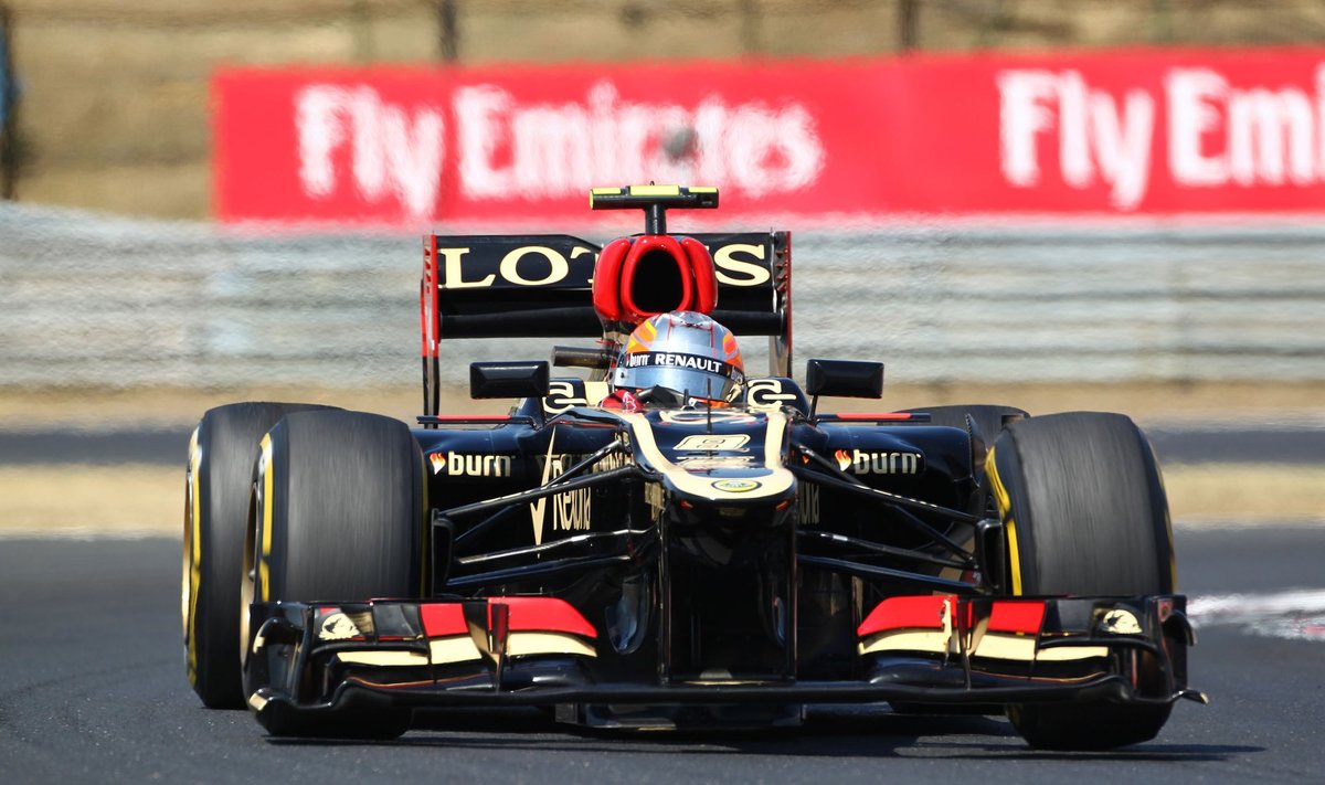 Romainas Grosjeanas ("Lotus")