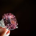 Редчайший розовый бриллиант продан за рекордные 50 млн долларов
