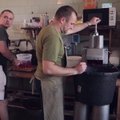 Apie „Michelin“ žvaigždutes svajojantis virtuvės šefas maitina Ukrainos karius