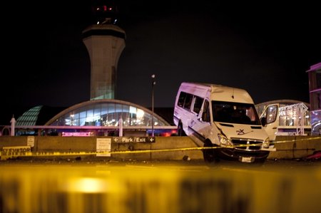 Tornadai siautėjo JAV Sent Luiso oro uoste