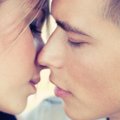 Intymios pamokos: kaip bučiuoti vyrą, kad jis sutirptų?