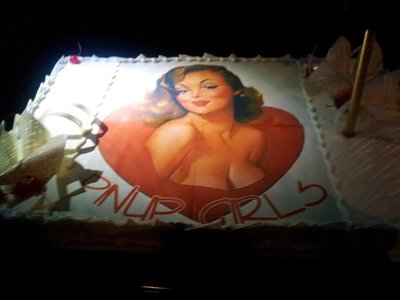 "Pinup Girls" pirmojo gimtadienio tortas