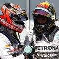 Avariją patyręs L. Hamiltonas: tai dar viena dovana N. Rosbergui