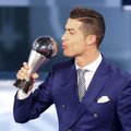 C. Ronaldo toliau šluoja titulus – laimėjo ir FIFA pirmą kartą įsteigtą trofėjų