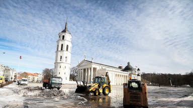 С улиц Вильнюса счищают снег, но зима еще не уходит