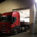 Raigardo kelio posto muitininkai autovežio dugne aptiko slėptuvę su 200 tūkst. eurų vertės kontrabanda