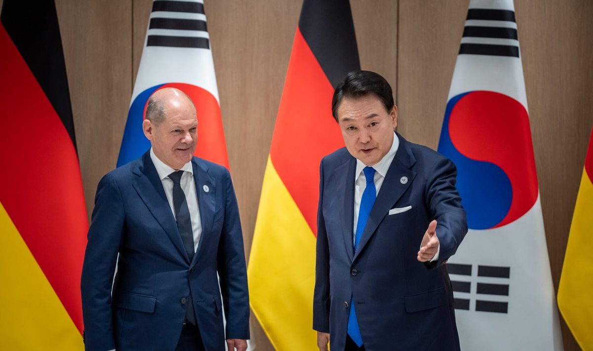 Vokietijos kancleris lankėsi Korėjos demilitarizuotoje zonoje