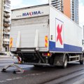 „Maxima“ sunkvežimis Vilniuje rėžėsi į BMW